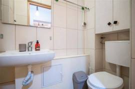 Apartment with 3 bedrooms for rent 64 sqm in Bucuresti, 13 Septembrie area