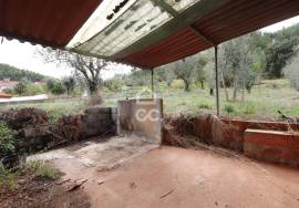 Single storey house with attic and 3,000 m² of land – Chão de Couce, Ansião
