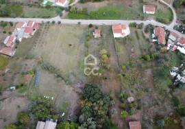 Single storey house with attic and 3,000 m² of land – Chão de Couce, Ansião