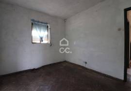 Single storey house with attic and 3,000 m² of land – Chão de Couce, Ansião
