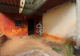 Single storey house with attic and 3,000 m² of land – Chão de Couce, Ansião