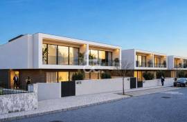 New 4 bedroom villa, with garden and terrace, in a private condominium with swimming pool. New 4 bedroom villa, with garden and terrace, in a private condominium with swimming pool.