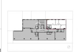 64 m² office in the Topázio Building, with river views.