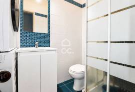 Used 3 bedroom apartment with 2 bathrooms, balcony and air conditioning in Avelar.
