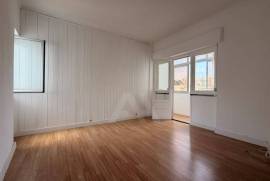 Apartamento T1 em Agualva-Cacém com elevador e 2 varandas Apartamento T1 em Agualva-Cacém com elevador e 2 varandas