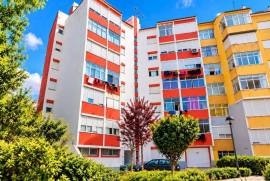 Apartamento T1 em Agualva-Cacém com elevador e 2 varandas