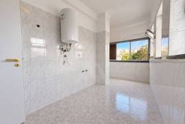 Apartamento T1 em Agualva-Cacém com elevador e 2 varandas Apartamento T1 em Agualva-Cacém com elevador e 2 varandas