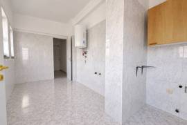 Apartamento T1 em Agualva-Cacém com elevador e 2 varandas Apartamento T1 em Agualva-Cacém com elevador e 2 varandas