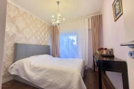 Apartamento T3 mobilado com varanda em Cascais Apartamento T3 mobilado com varanda em Cascais