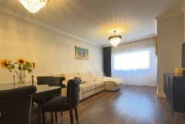 Apartamento T3 mobilado com varanda em Cascais Apartamento T3 mobilado com varanda em Cascais