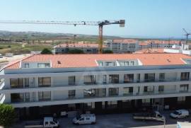 Apartamento T3 novo duplex com vista desafogada e garagem em Atouguia da Baleia. Apartamento T3 novo duplex com vista desafogada e garagem em Atouguia da Baleia.
