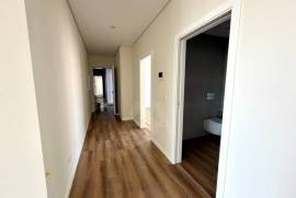Apartamento T3 novo duplex com vista desafogada e garagem em Atouguia da Baleia. Apartamento T3 novo duplex com vista desafogada e garagem em Atouguia da Baleia.