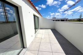 Apartamento T2 novo com garagem e terraço em Atouguia da Baleia. Apartamento T2 novo com garagem e terraço em Atouguia da Baleia.