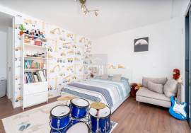 Exceptional Contemporary Villa with Private Pool & Landscaped Gardens