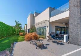 Exceptional Contemporary Villa with Private Pool & Landscaped Gardens