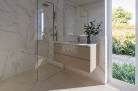 Elegant Two-Storey Villa with Private Pool in an Exclusive Resort in Silves