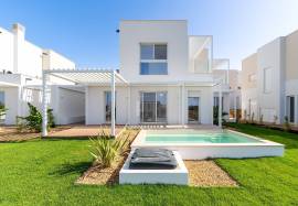 Elegant Two-Storey Villa with Private Pool at Pestana Silves Golf Resort Elegant Two-Storey Villa with Private Pool at Pestana Silves Golf Resort