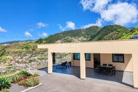 3-Bedroom Villa for Sale in Arco da Calheta, Madeira