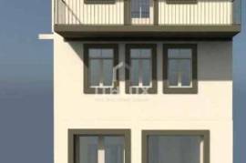 Mixed-use building for Rehabilitation in the Historic Center of Amarante Excellent Investment Potential