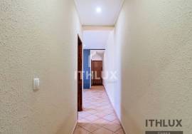 2 Bedroom Apartment in Central Location – Estremoz