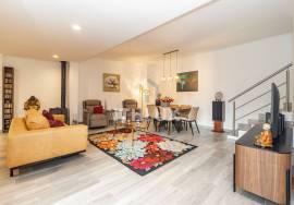 3 bedroom villa with pool and garden