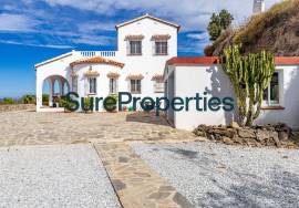 Villa with pool and sea views in Algarrobo Villa with pool and sea views in Algarrobo