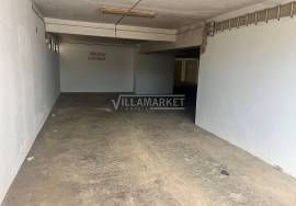 Closed box garage with 21 m2 inserted in the basement of the Cristina Building located on Avenida Sá Carneiro in Albufeira Closed box garage with 21 m2 inserted in the basement of the Cristina Building located on Avenida Sá Carneiro in Albufeira