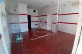 Stall shop with 50 m2 consisting of a window and a large space located in Cacém