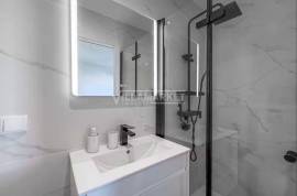 2 bedroom duplex apartment with sea view refurbished, furnished and equipped with AL License located 1.2 kms from the famous Praia da Oura in Albufeira. 2 bedroom duplex apartment with sea view refurbished, furnished and equipped with AL License located 1.2 kms from the famous Praia da Oura in Albufeira.