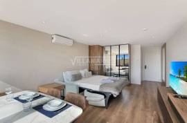 2 bedroom duplex apartment with sea view refurbished, furnished and equipped with AL License located 1.2 kms from the famous Praia da Oura in Albufeira. 2 bedroom duplex apartment with sea view refurbished, furnished and equipped with AL License located 1.2 kms from the famous Praia da Oura in Albufeira.