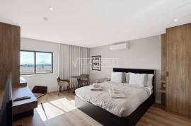 2 bedroom duplex apartment with sea view refurbished, furnished and equipped with AL License located 1.2 kms from the famous Praia da Oura in Albufeira. 2 bedroom duplex apartment with sea view refurbished, furnished and equipped with AL License located 1.2 kms from the famous Praia da Oura in Albufeira.