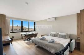 2 bedroom duplex apartment with sea view refurbished, furnished and equipped with AL License located 1.2 kms from the famous Praia da Oura in Albufeira. 2 bedroom duplex apartment with sea view refurbished, furnished and equipped with AL License located 1.2 kms from the famous Praia da Oura in Albufeira.