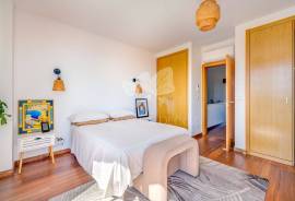 3-Bedroom Townhouse for Sale in Fuseta with Sea Views, Garden & Jacuzzi