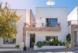 3-Bedroom Townhouse for Sale in Fuseta with Sea Views, Garden & Jacuzzi