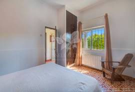 Characterful 4 or 5 Bedroom detached Villa Near Fuseta.