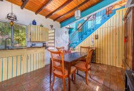 Characterful 4 or 5 Bedroom detached Villa Near Fuseta.