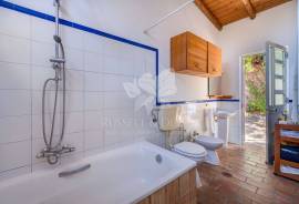 Characterful 4 or 5 Bedroom detached Villa Near Fuseta.