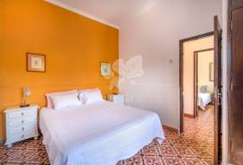 Characterful 4 or 5 Bedroom detached Villa Near Fuseta.