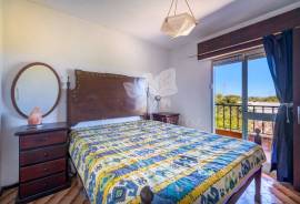 Characterful 4 or 5 Bedroom detached Villa Near Fuseta.