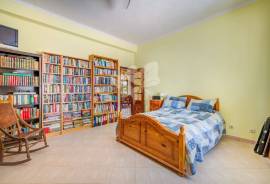 3 bedroom villa with garden plot of c.1100 m2 near to Fuseta, East Algarve 3 bedroom villa with garden plot of c.1100 m2 near to Fuseta, East Algarve