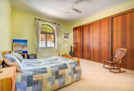 3 bedroom villa with garden plot of c.1100 m2 near to Fuseta, East Algarve 3 bedroom villa with garden plot of c.1100 m2 near to Fuseta, East Algarve