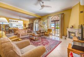 3 bedroom villa with garden plot of c.1100 m2 near to Fuseta, East Algarve 3 bedroom villa with garden plot of c.1100 m2 near to Fuseta, East Algarve