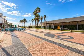 Commercial Space with Terrace on the Quarteira Promenade, Oceanfront Commercial Space with Terrace on the Quarteira Promenade, Oceanfront