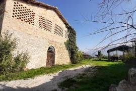 Traditional Italian House for Sale In CASTEL RITALDI Italy