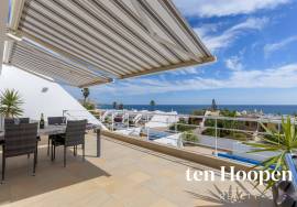 Contemporary Coastal Living with Panoramic Ocean Views, Praia da Luz Contemporary Coastal Living with Panoramic Ocean Views, Praia da Luz