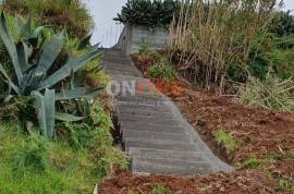 Land located in Canhas, in a privileged position on the cliff, providing a stunning panoramic view of the ocean and the surrounding landscape.