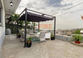 4 bedroom villa with sea view in Santa Luzia, Funchal 4 bedroom villa with sea view in Santa Luzia, Funchal
