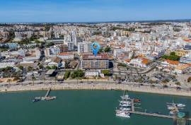 Wake up every day with Rio at your feet! Splendid T3 with large balconies and parking.
