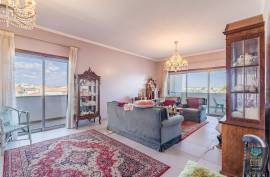 Wake up every day with Rio at your feet! Splendid T3 with large balconies and parking.