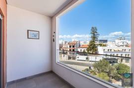 Wake up every day with Rio at your feet! Splendid T3 with large balconies and parking.